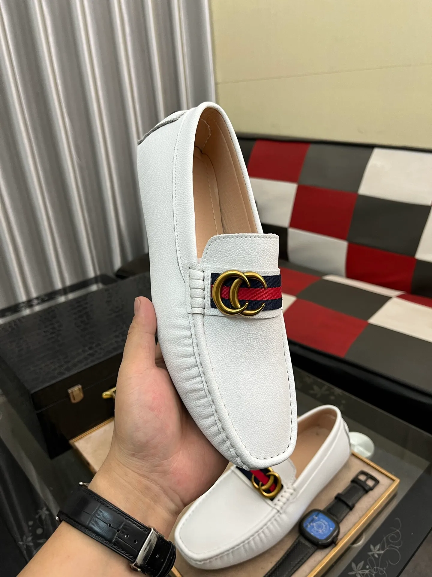 Men's shoes💰400⌚️⌚️【GUCCI Gucci】Original men's casual beanie shoes, original Italian imported special material cowhide embossed➕real first-layer sheepskin lining; equipped with precision stitching to highlight low-key luxury. The comfortable sole design ensures maximum comfort and anti-slip properties. The shoe shape is dignified and the low-key charm is not concealed! Natural and free new urbanism, size: 38-442️⃣Colors available